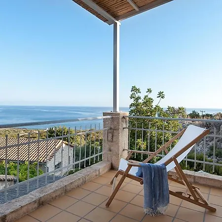 Notos アパートホテル 2*